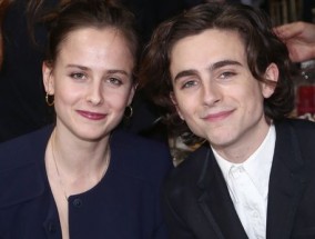 Timothee Chalamet的妹妹Pauline Chalamet和Rhys Raiskin生下了她的第一个孩子