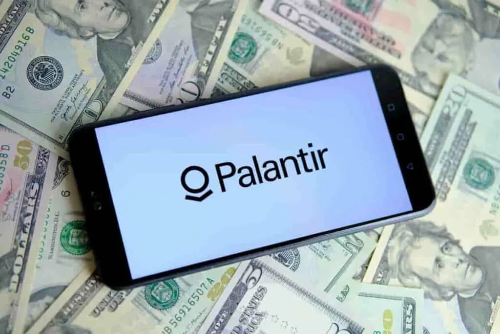 投资Palantir：了解PLTR股票及其主要股东